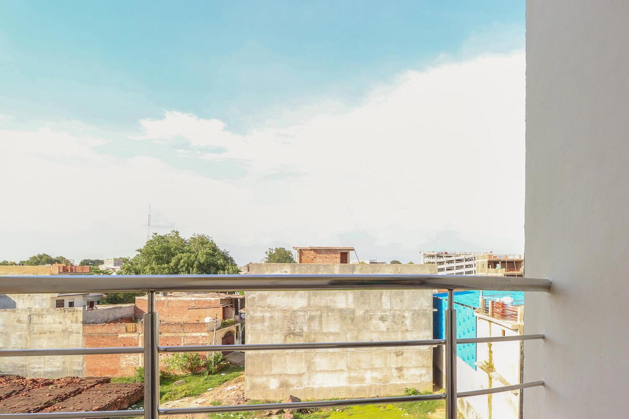 Hotel O Vgs Chinhat Exterior photo